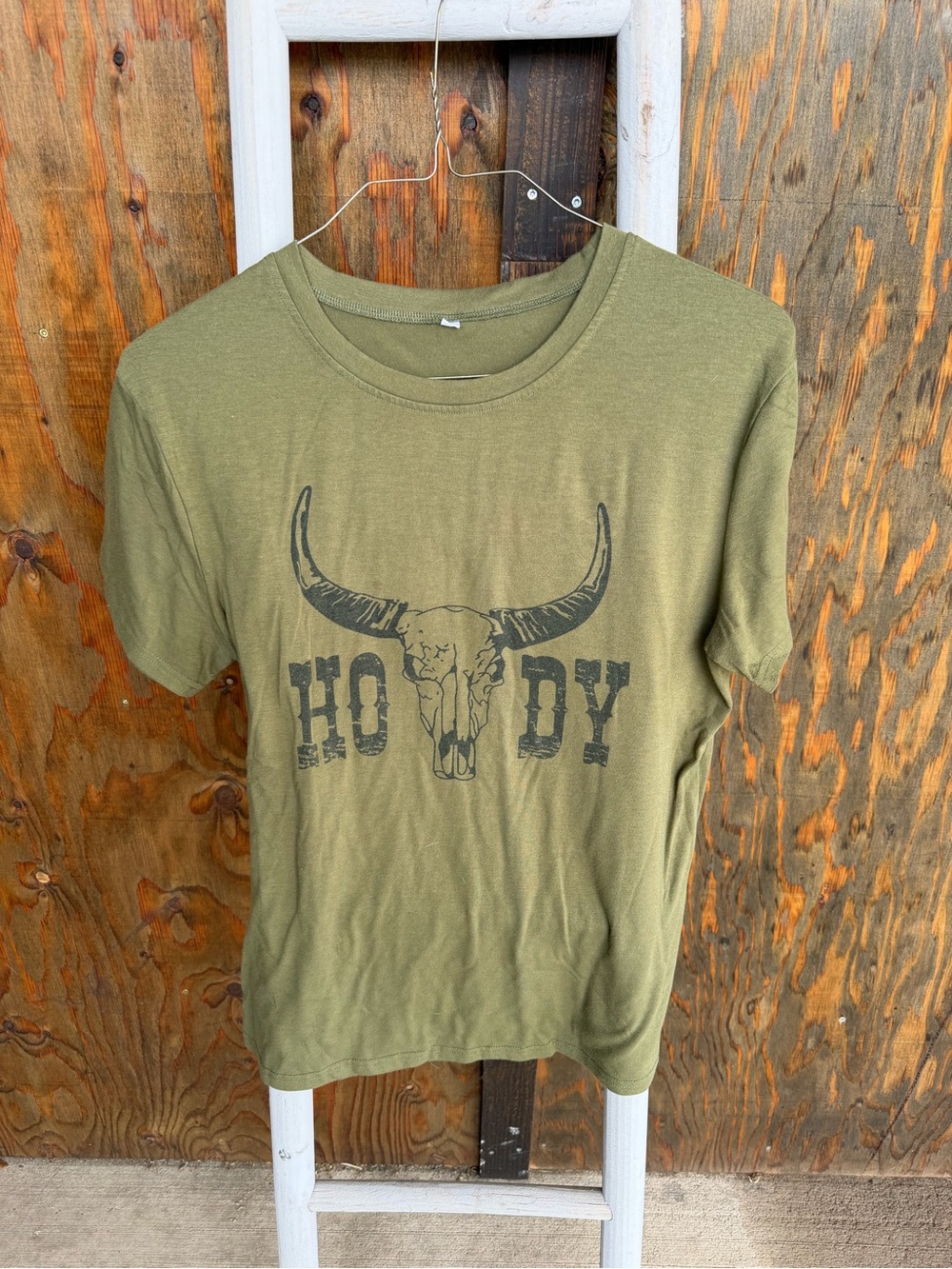 Olive Green 'Howdy' Graphic Tee with Longhorn Skull